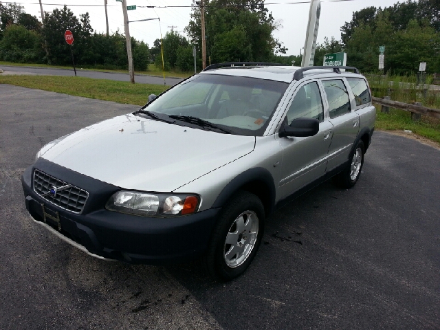 2001 Volvo V70 XC EX - DUAL Power Doors