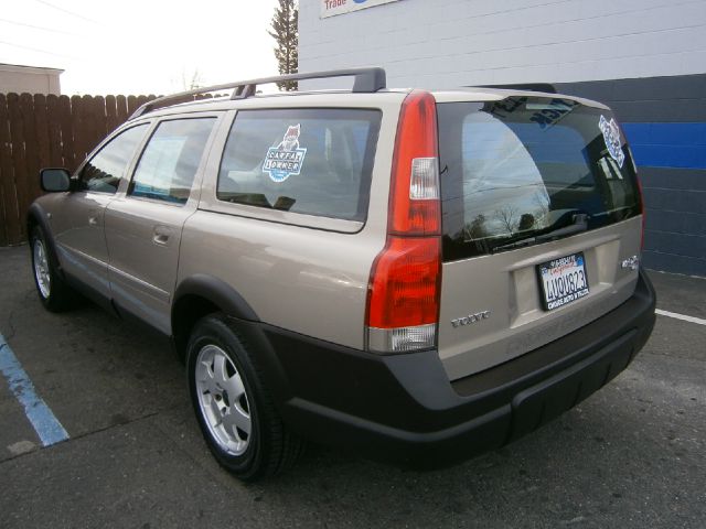 2001 Volvo V70 XC EX - DUAL Power Doors