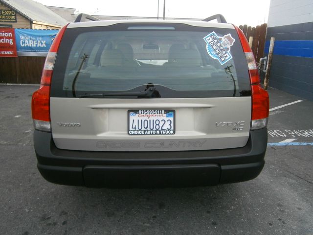 2001 Volvo V70 XC EX - DUAL Power Doors