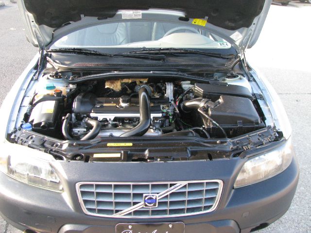 2001 Volvo V70 XC EX - DUAL Power Doors