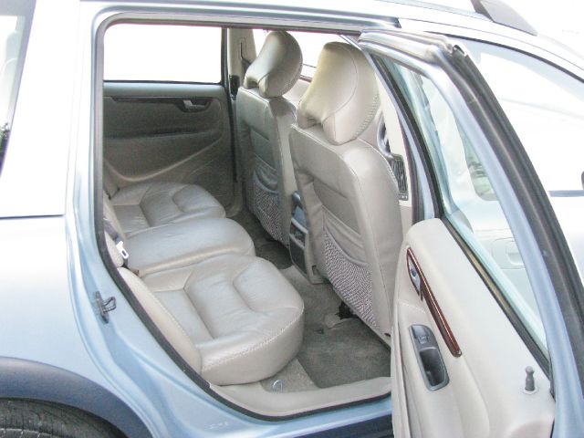 2001 Volvo V70 XC EX - DUAL Power Doors
