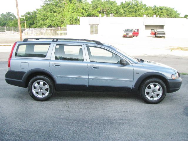 2001 Volvo V70 XC EX - DUAL Power Doors