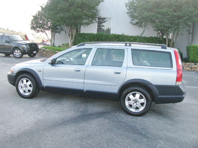 2001 Volvo V70 XC EX - DUAL Power Doors