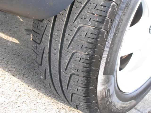 2001 Volvo V70 XC EX - DUAL Power Doors