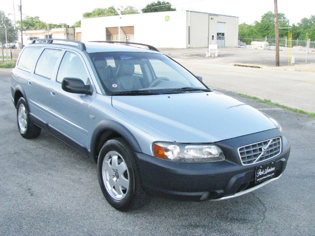 2001 Volvo V70 XC EX - DUAL Power Doors