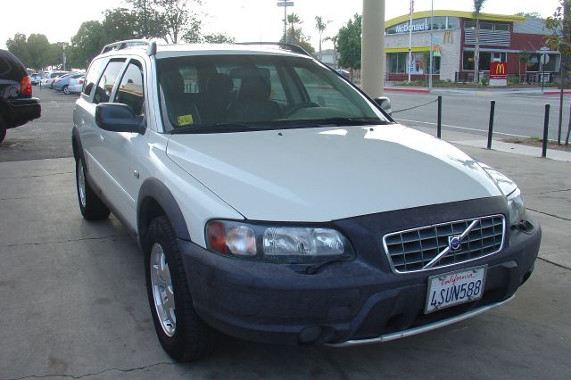 2001 Volvo V70 XC EX - DUAL Power Doors