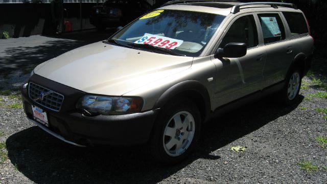 2001 Volvo V70 XC EX - DUAL Power Doors