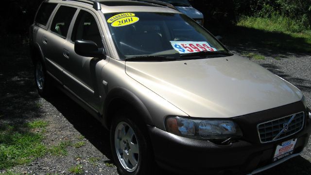 2001 Volvo V70 XC EX - DUAL Power Doors
