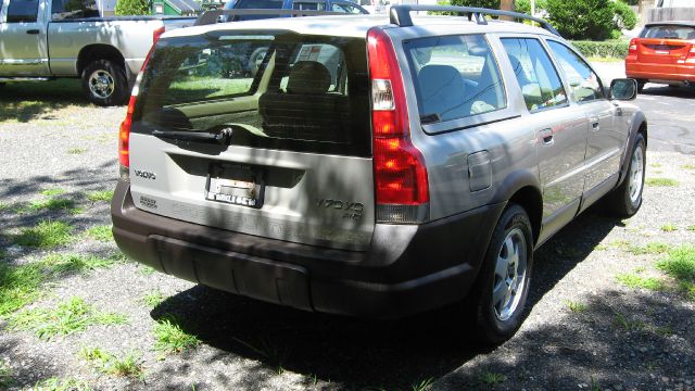 2001 Volvo V70 XC EX - DUAL Power Doors