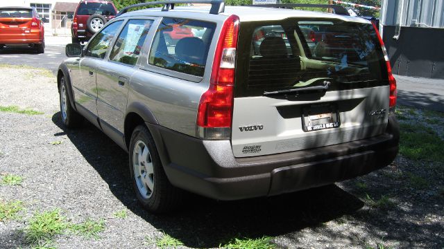 2001 Volvo V70 XC EX - DUAL Power Doors