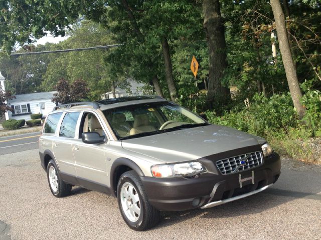 2001 Volvo V70 XC EX - DUAL Power Doors