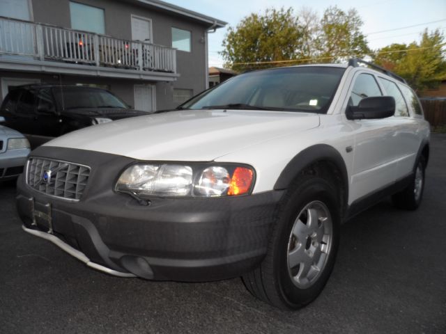 2001 Volvo V70 XC LE MINT Conditionone Owner Clean Carfax Seda