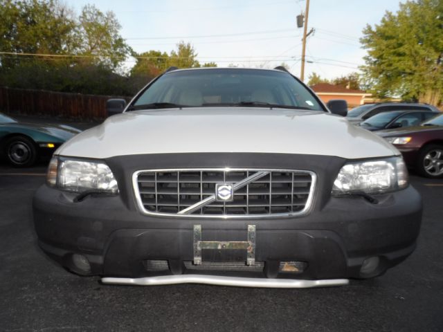 2001 Volvo V70 XC LE MINT Conditionone Owner Clean Carfax Seda