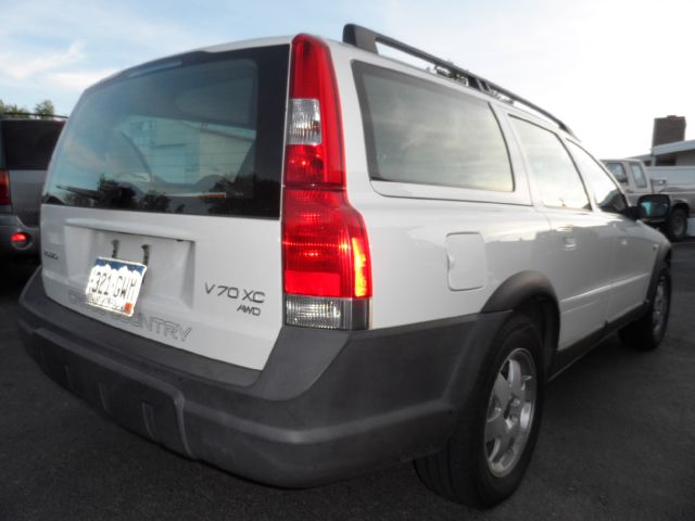 2001 Volvo V70 XC LE MINT Conditionone Owner Clean Carfax Seda