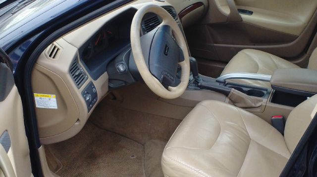 2001 Volvo V70 XC EX - DUAL Power Doors