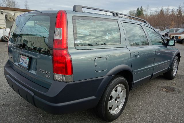 2001 Volvo V70 XC EX - DUAL Power Doors