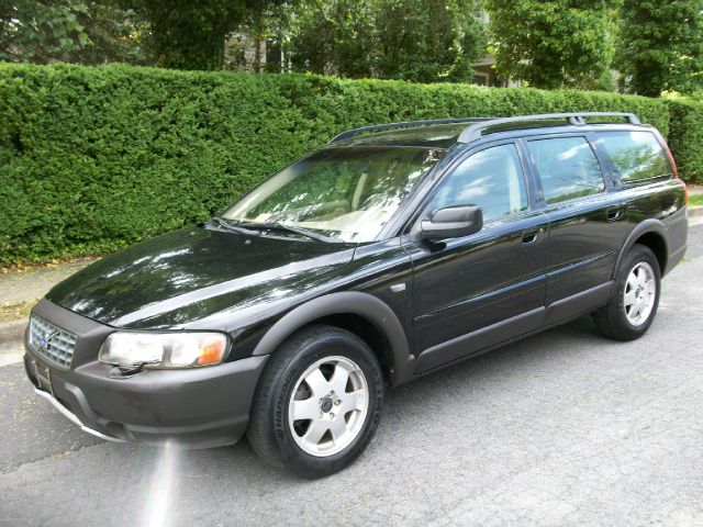 2001 Volvo V70 XC EX - DUAL Power Doors