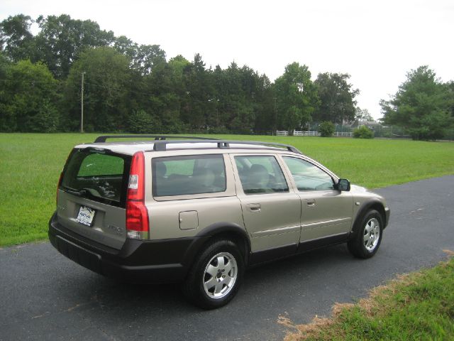 2001 Volvo V70 XC EX - DUAL Power Doors