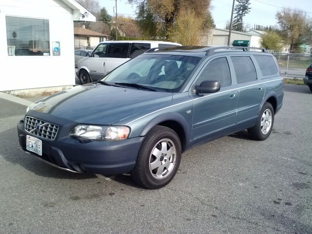 2001 Volvo V70 XC EX - DUAL Power Doors