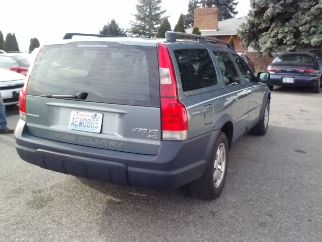 2001 Volvo V70 XC EX - DUAL Power Doors