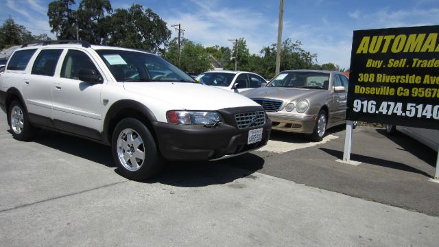 2001 Volvo V70 XC EX - DUAL Power Doors