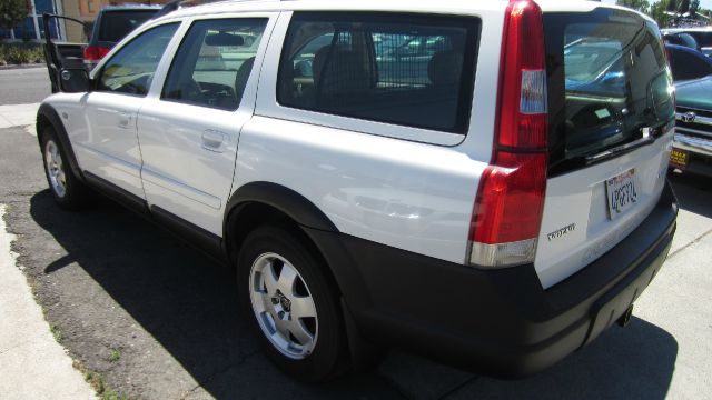 2001 Volvo V70 XC EX - DUAL Power Doors