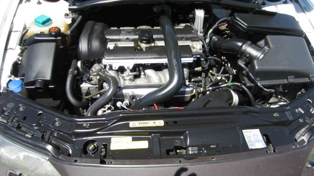 2001 Volvo V70 XC EX - DUAL Power Doors