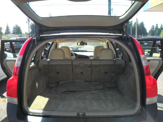 2001 Volvo V70 XC EX - DUAL Power Doors