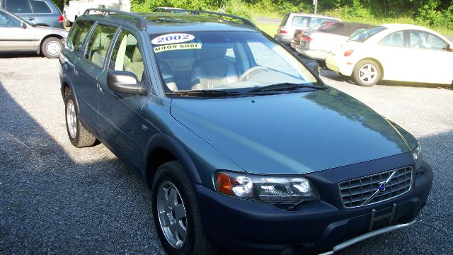 2002 Volvo V70 XC EX - DUAL Power Doors