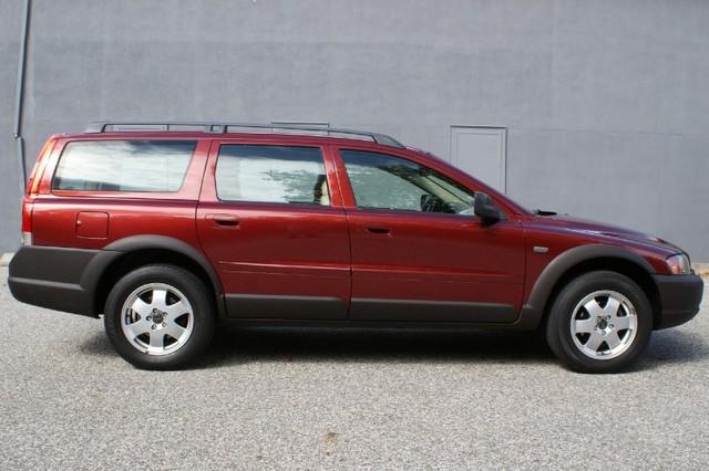 2002 Volvo V70 XC Unknown