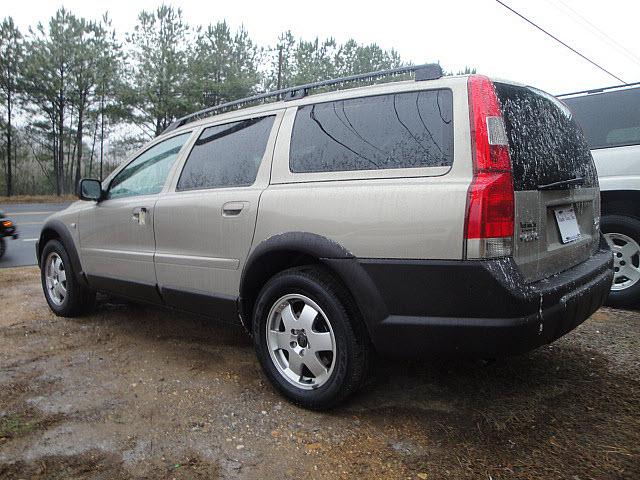 2002 Volvo V70 XC Unknown