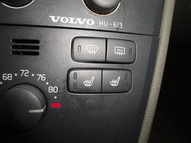 2002 Volvo V70 XC Unknown