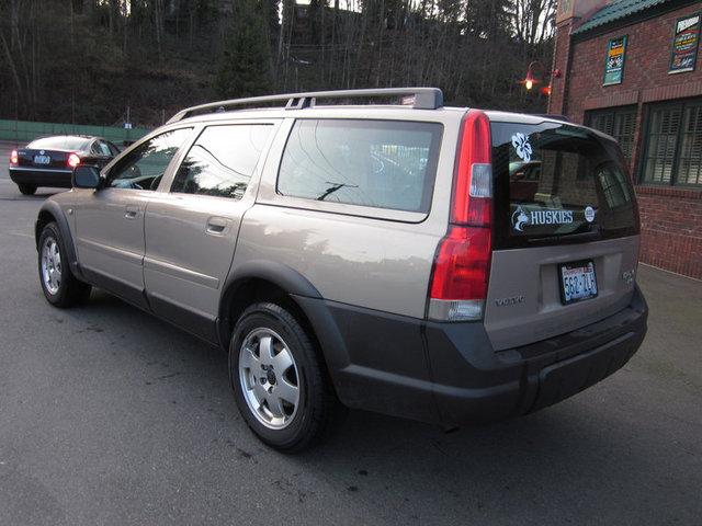 2002 Volvo V70 XC EX - DUAL Power Doors