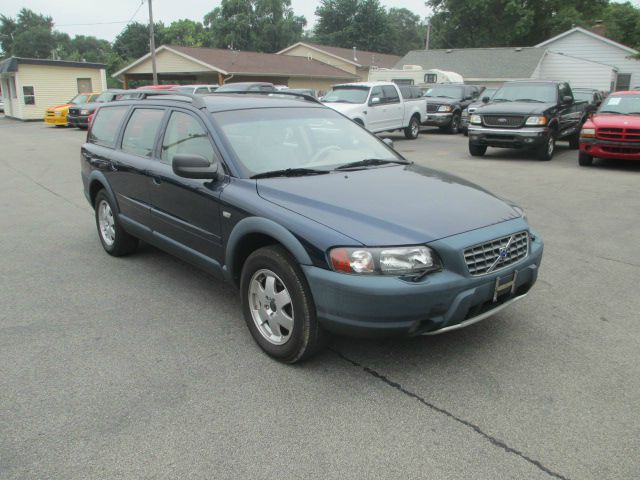 2002 Volvo V70 XC EX - DUAL Power Doors