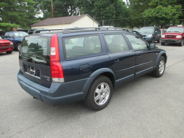 2002 Volvo V70 XC EX - DUAL Power Doors