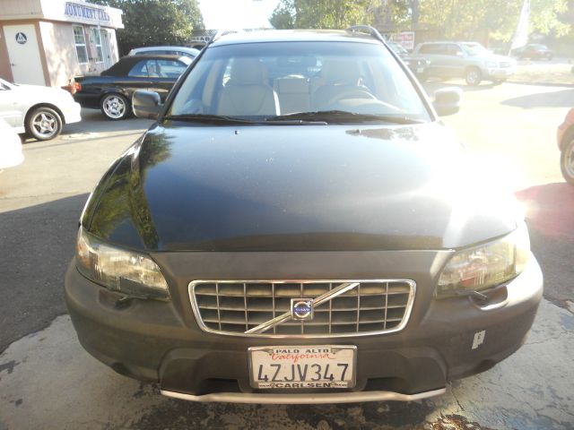 2002 Volvo V70 XC EX - DUAL Power Doors