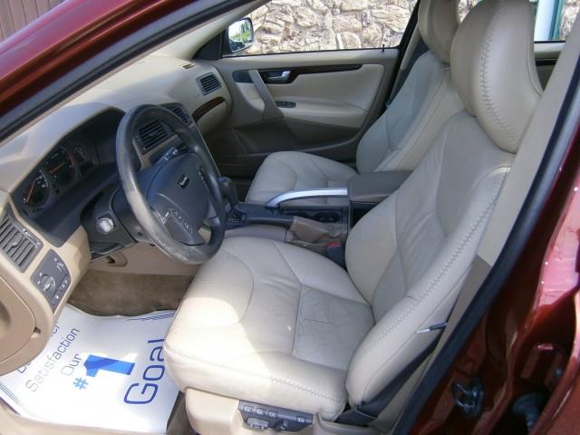 2002 Volvo V70 XC Unknown