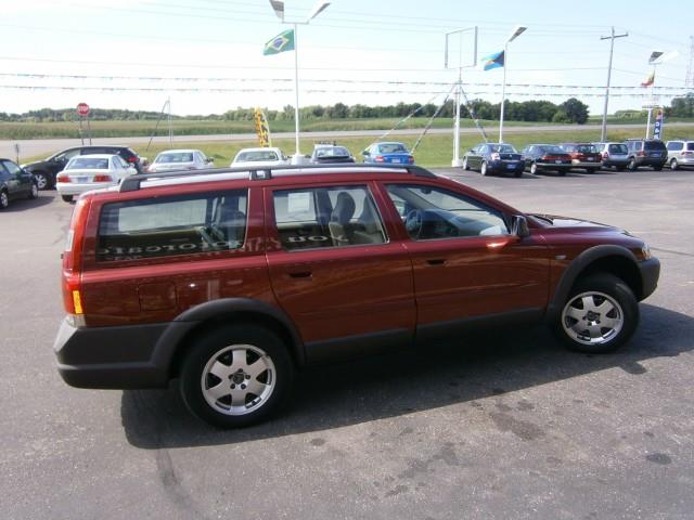 2002 Volvo V70 XC Unknown