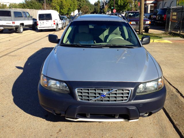 2002 Volvo V70 XC EX - DUAL Power Doors