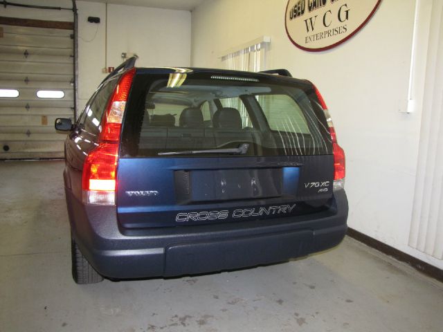 2002 Volvo V70 XC EX - DUAL Power Doors