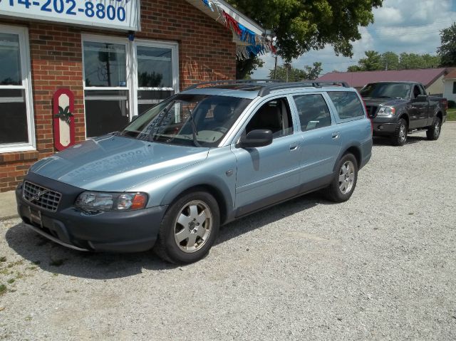 2002 Volvo V70 XC EX - DUAL Power Doors