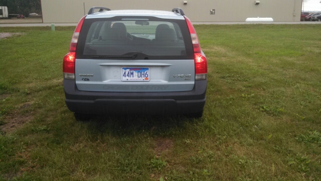 2002 Volvo V70 XC EX - DUAL Power Doors