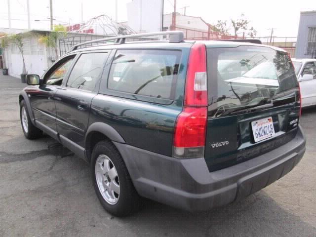 2002 Volvo V70 XC Unknown
