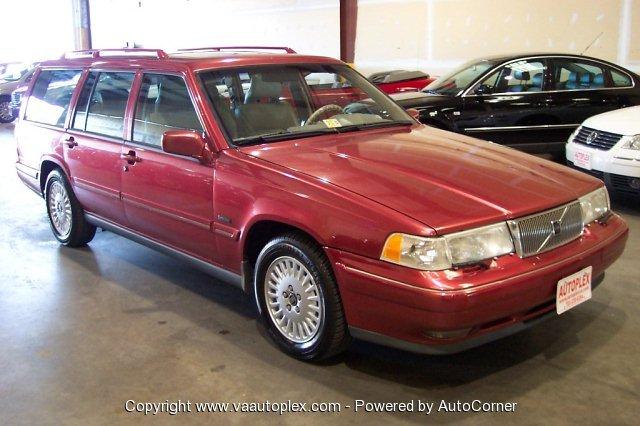 1998 Volvo V90 Base