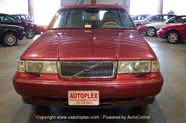 1998 Volvo V90 Base