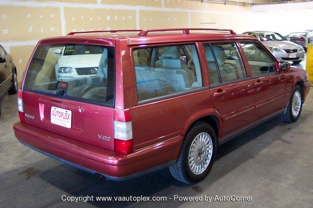 1998 Volvo V90 Base