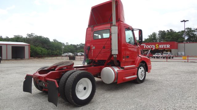 2000 Volvo VVN Base