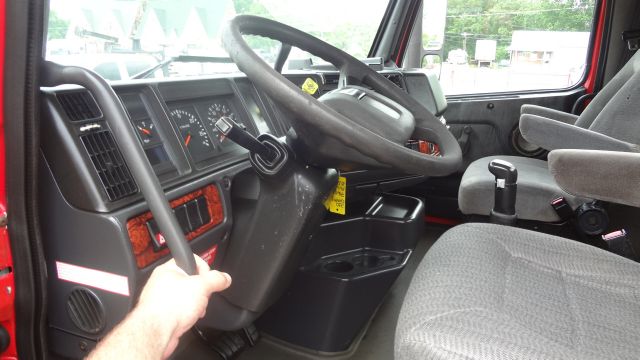 2000 Volvo VVN Base