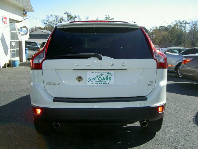 2010 Volvo XC60 3.0si Navigation Pano Htd Sts