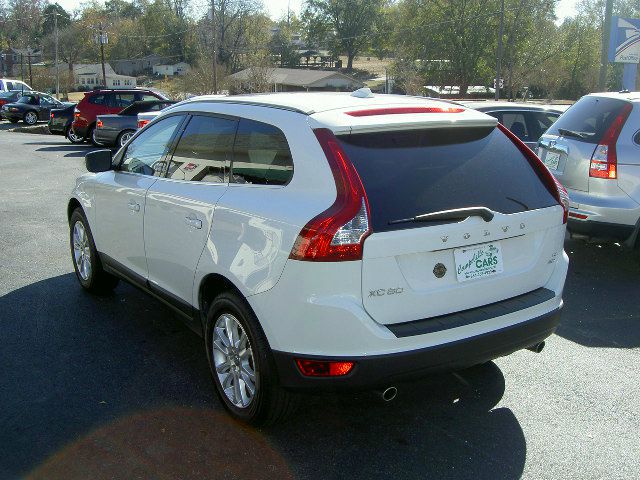 2010 Volvo XC60 3.0si Navigation Pano Htd Sts